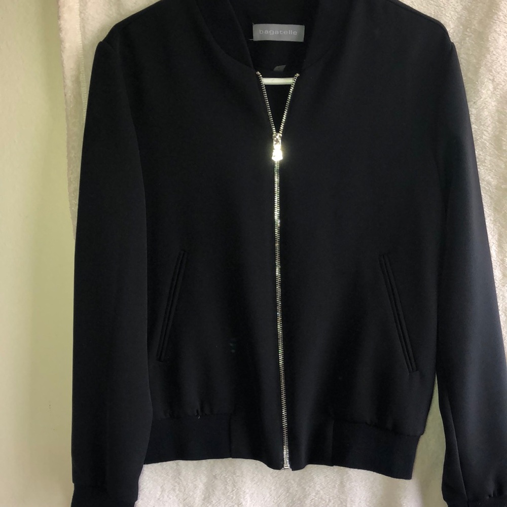 Black bomber jacket 🖤